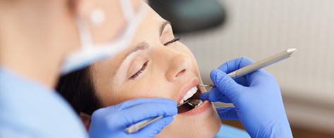 Tratamiento de endodoncia en una pieza dental