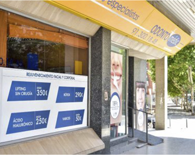 Fachada exterior de la cliínica Odontomédic