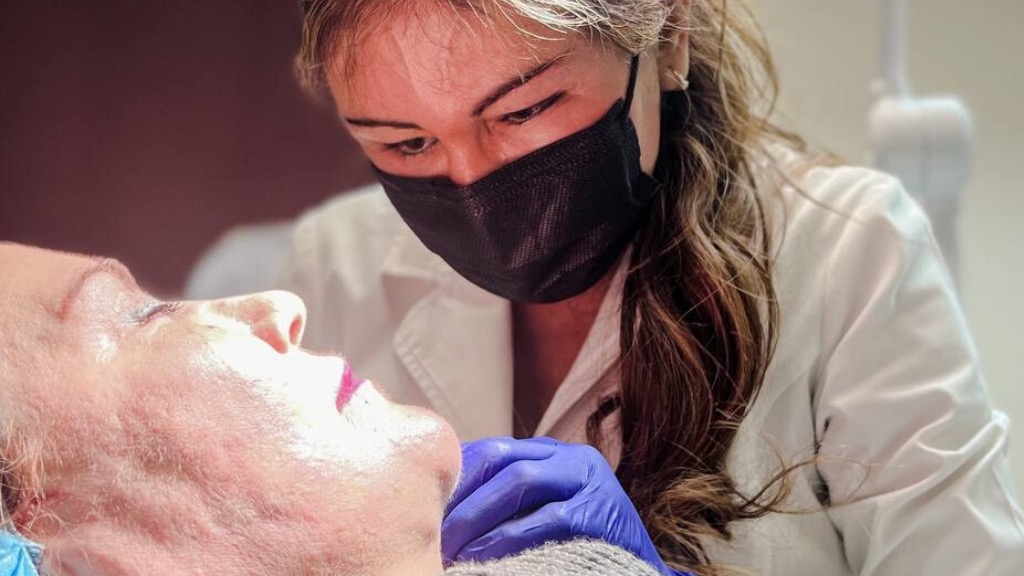 Combate el envejecimiento facial con medicina estética